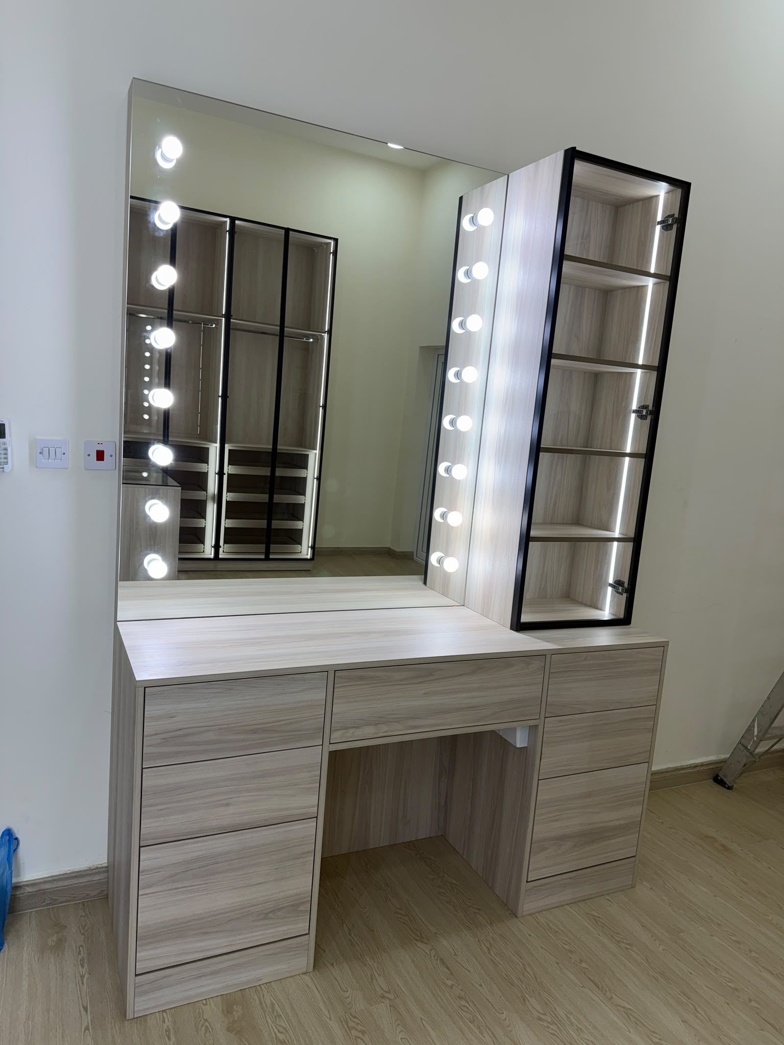 Dressing Table Unit 1